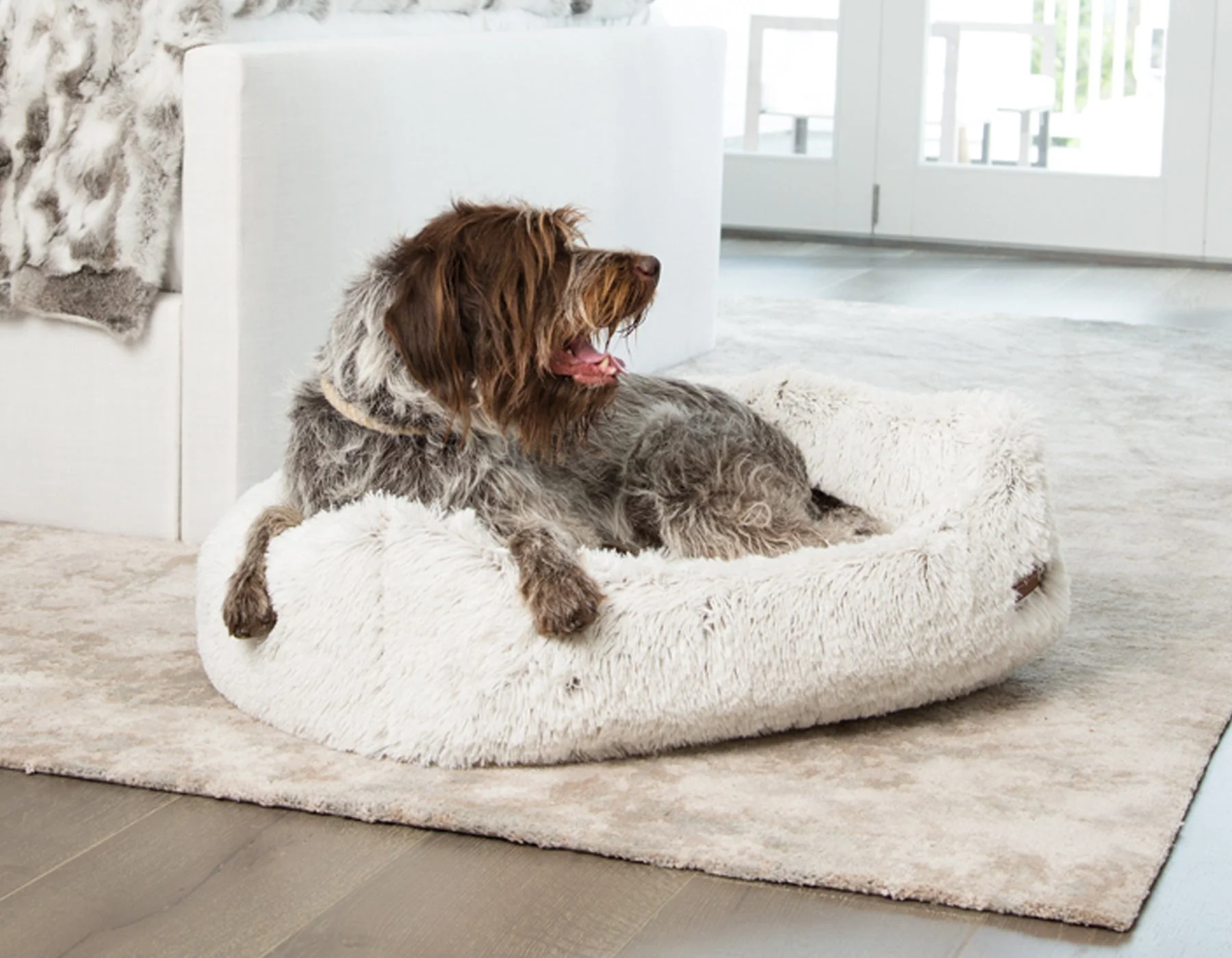 Jax & Bones Arctic Shag Napper Bed Beds - Image 2