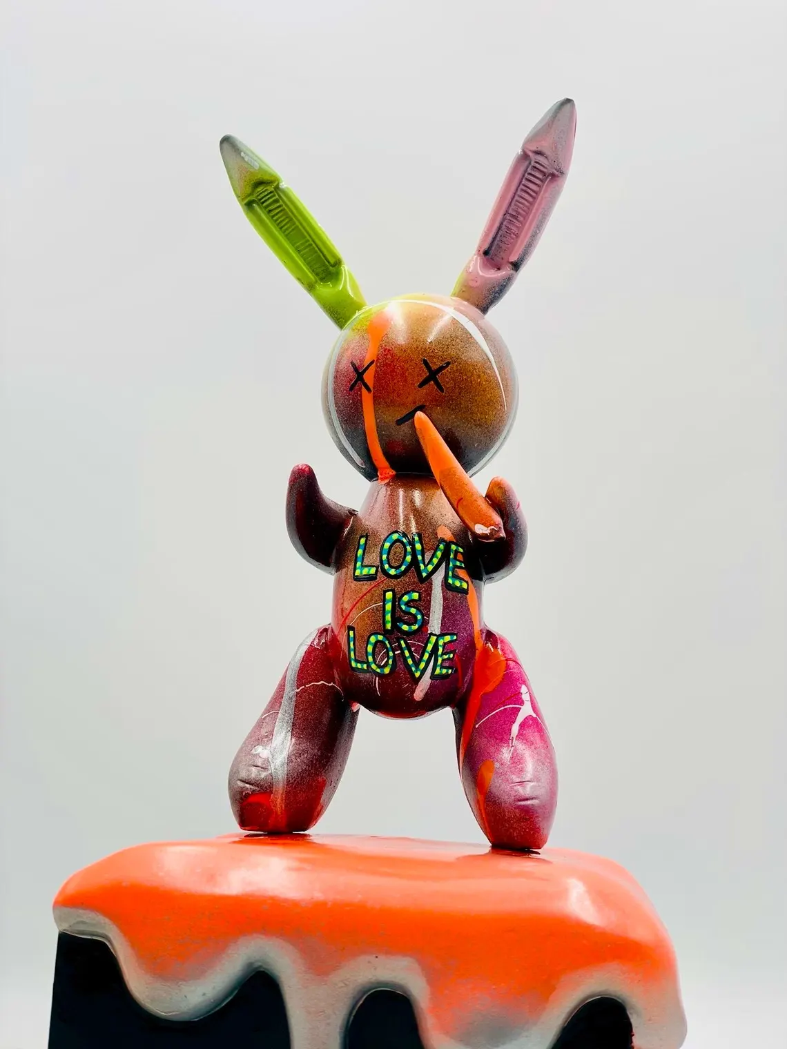 Contemporary Balloon Rabbit Statue - Image 2