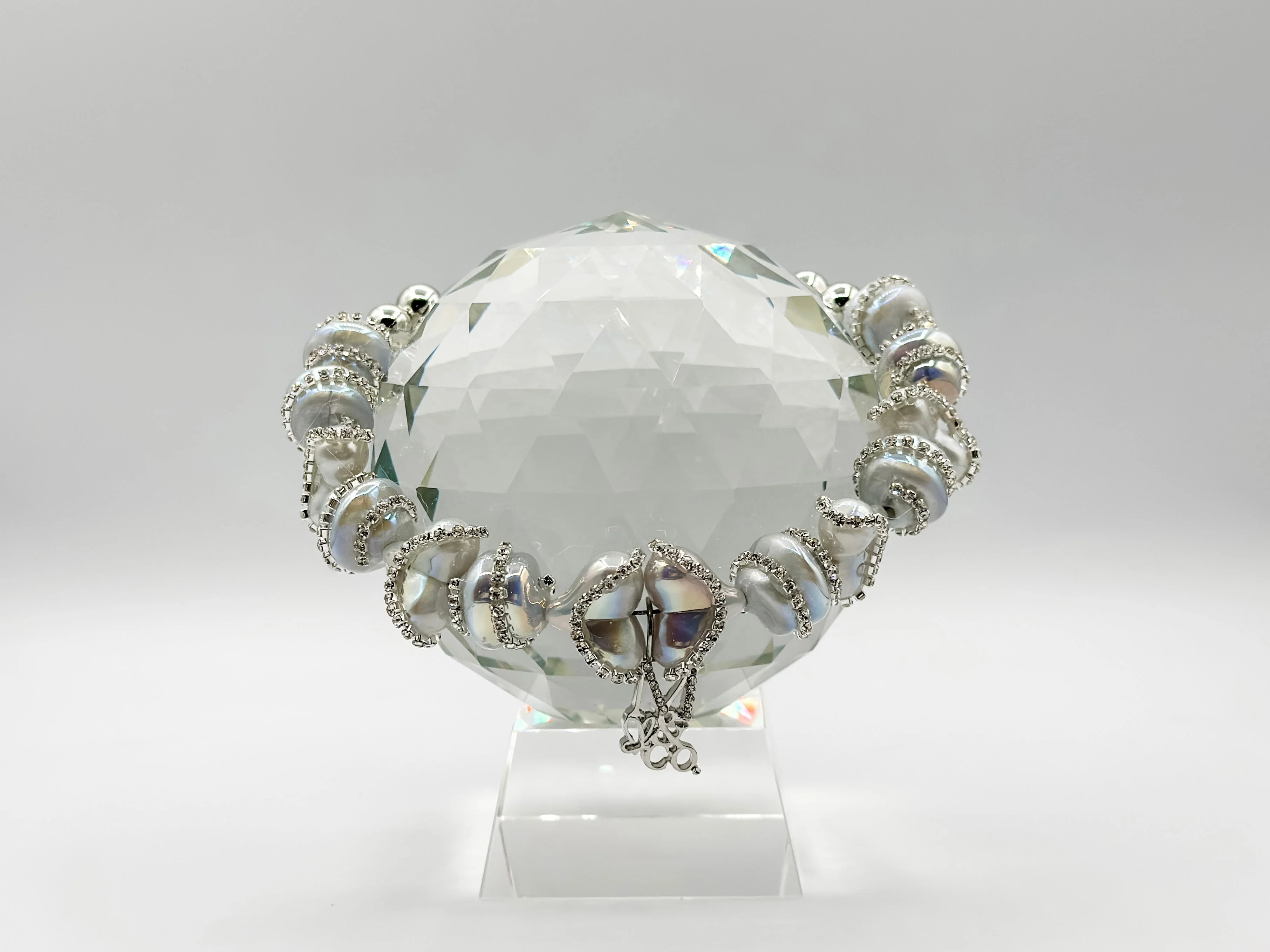 Cruise Necklace: Silver Moonlight
