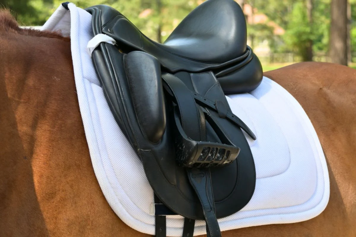 Dressage Mesh Saddle Pad with Quick Dry Cotton Lining in Navy, White or Black - Image 3