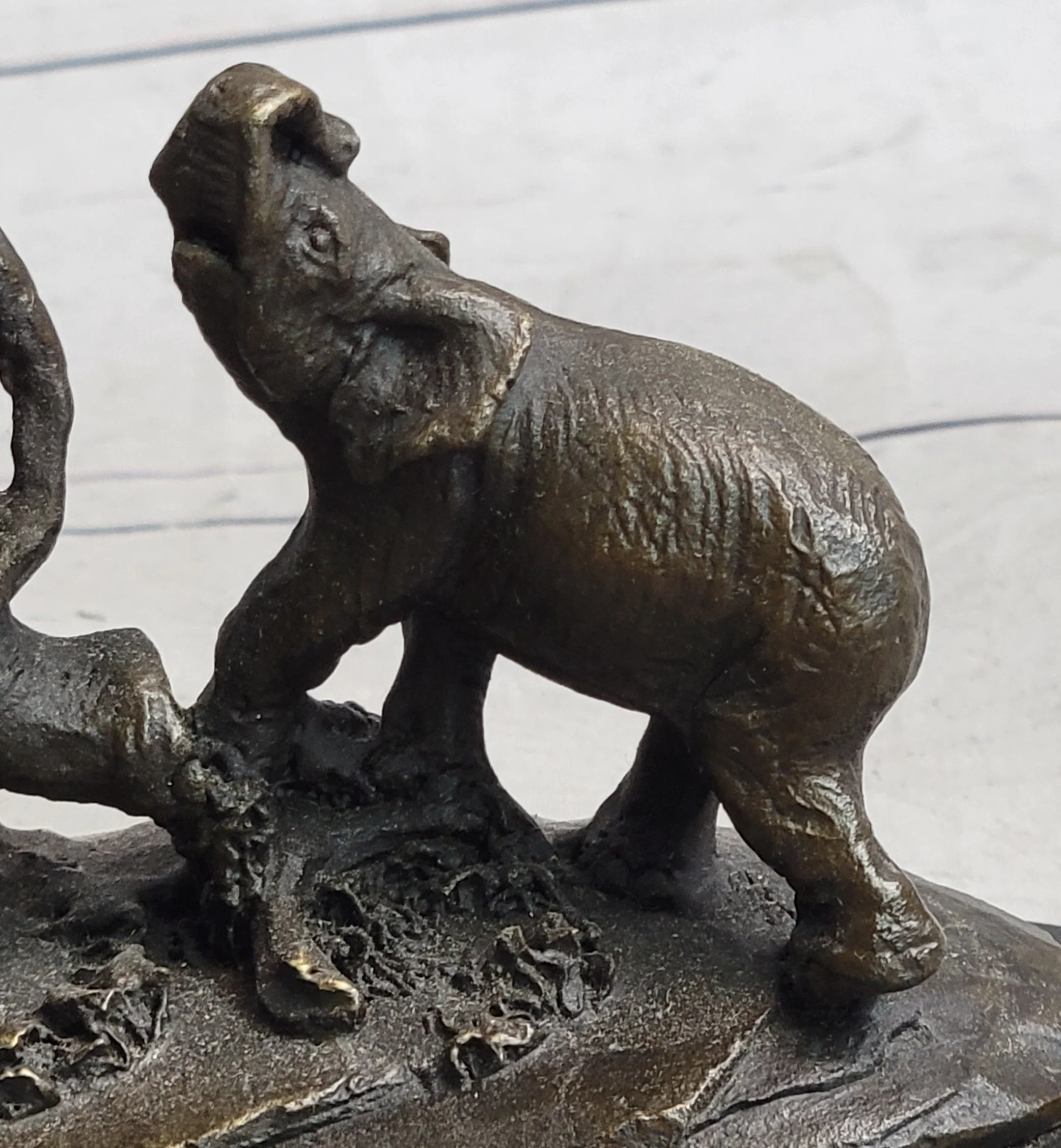Elephant Family on the African Savannah Bronze Metal Statue Sculpture Decor Art - Image 8