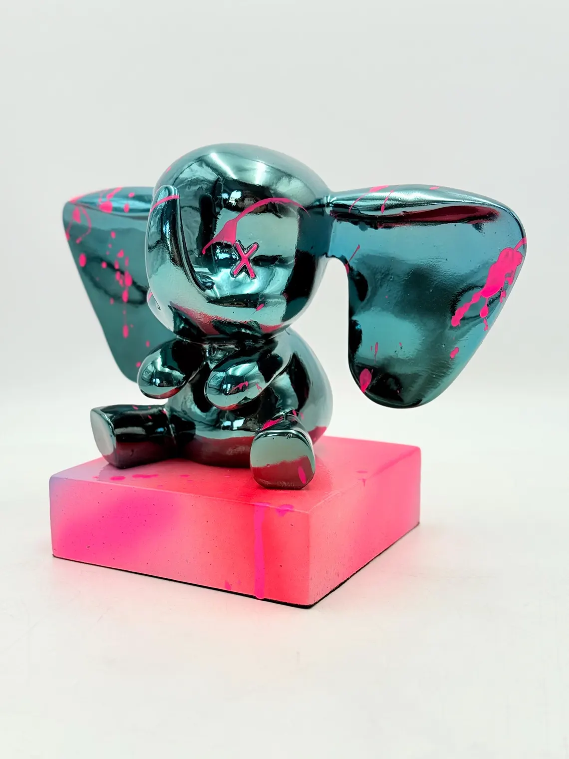 Feng Shui Playful Icon: Love Pop Elephant Sculpture - Image 4
