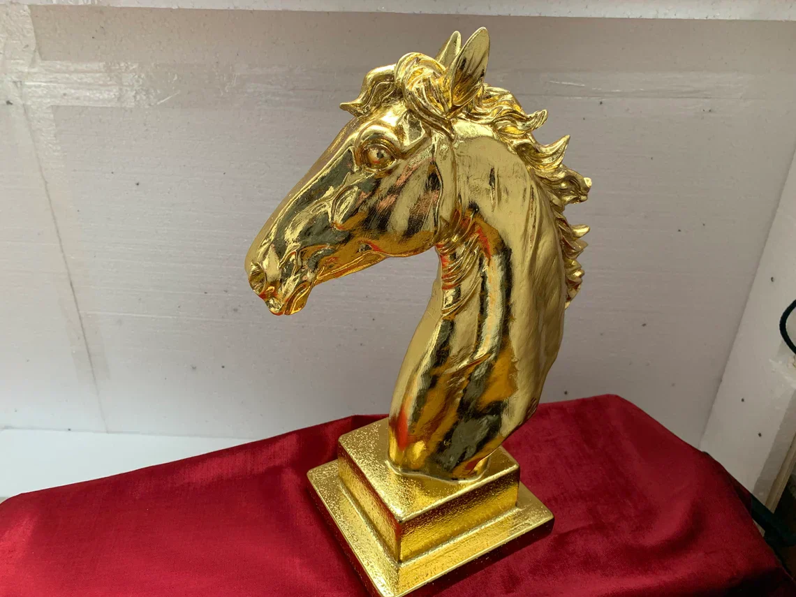 Golden Horse Head Sculpture - Image 7