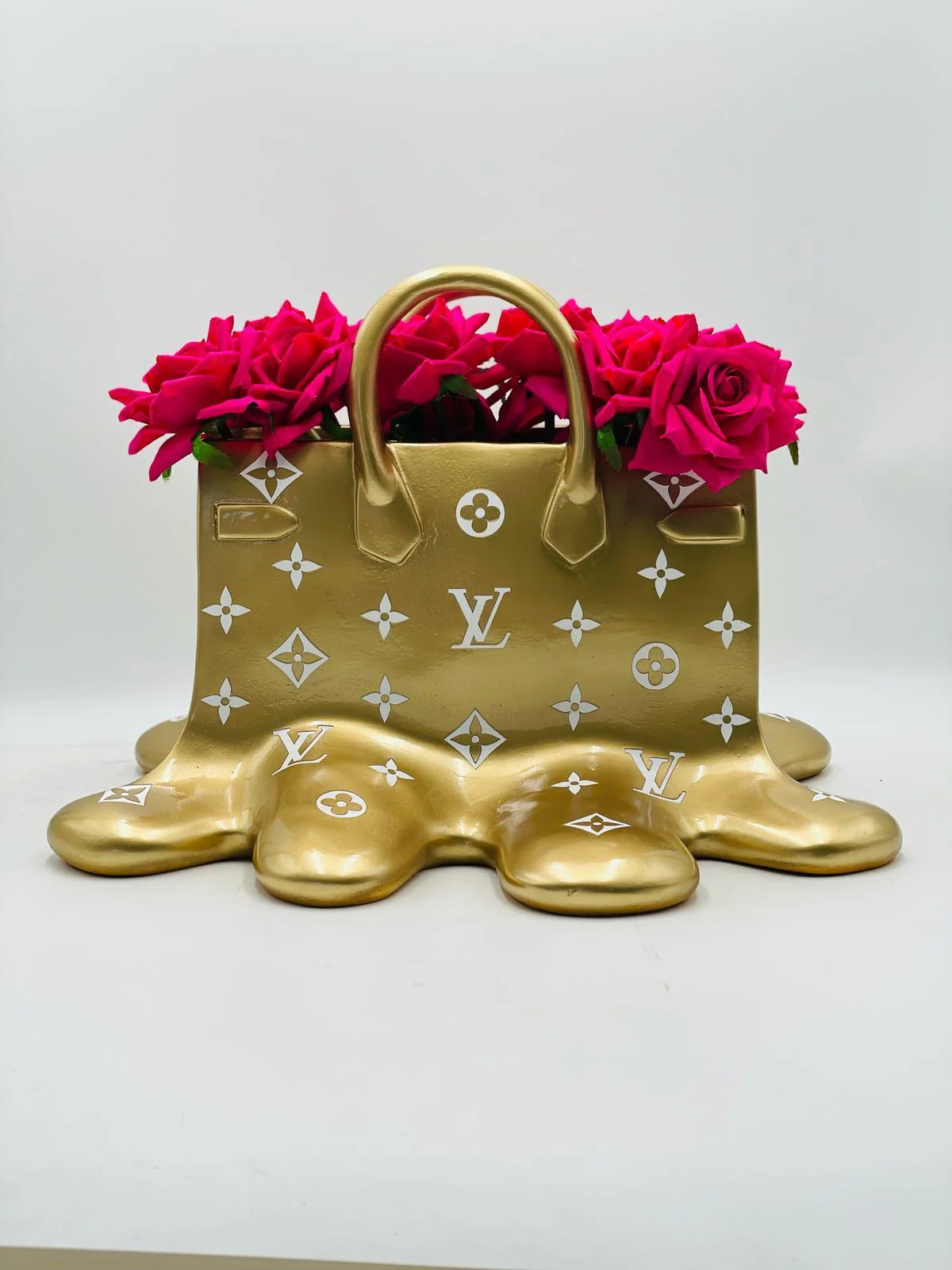 Golden Icon Bag Vase – Customizable Louis-Inspired Luxury Decor - Image 5