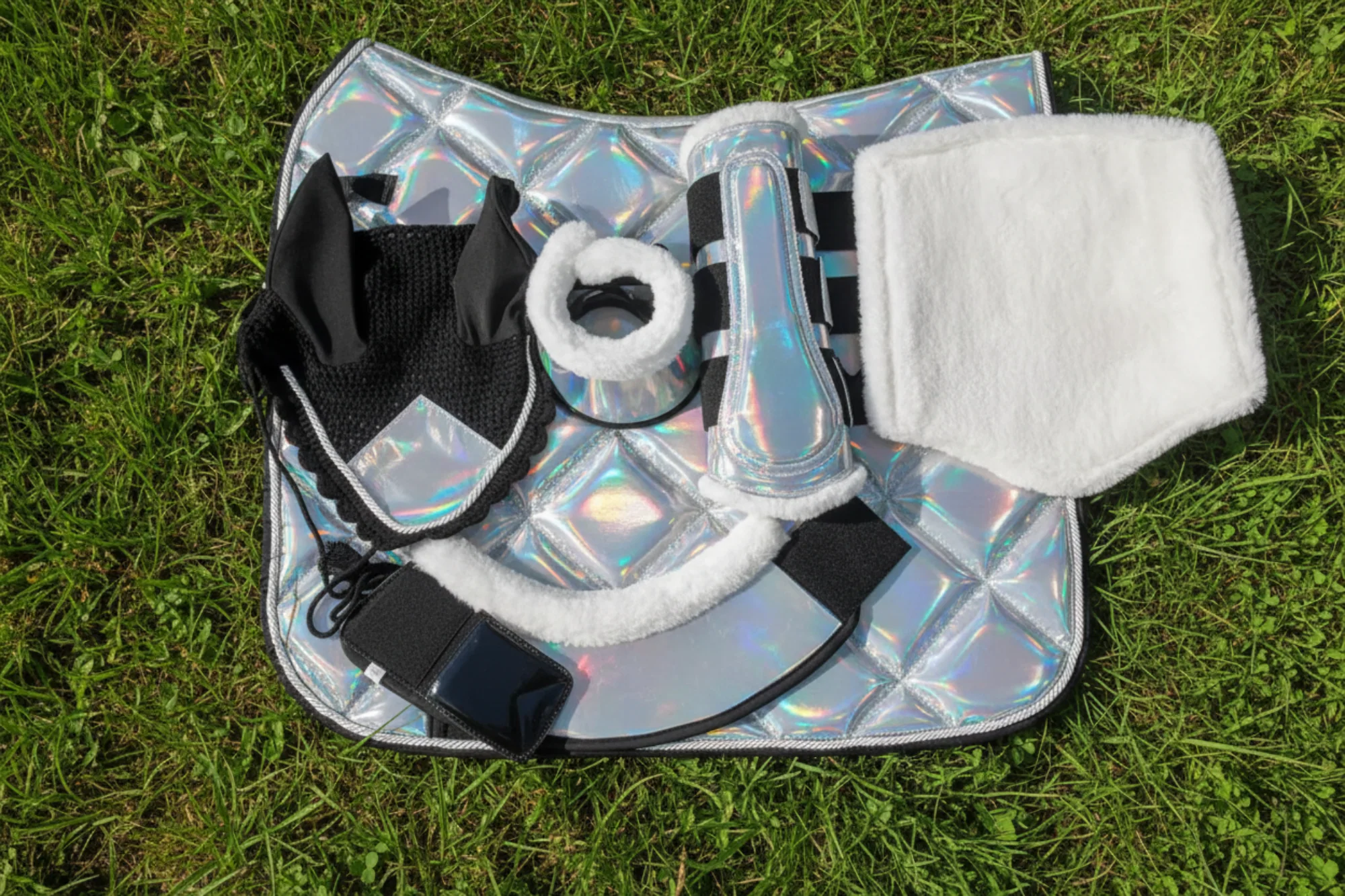 Holographic Dressage Horse Saddle Pad, Ear Bonnet & Horse Boot Set, Breathable, Shock Absorbing Equestrian Gear - Image 2