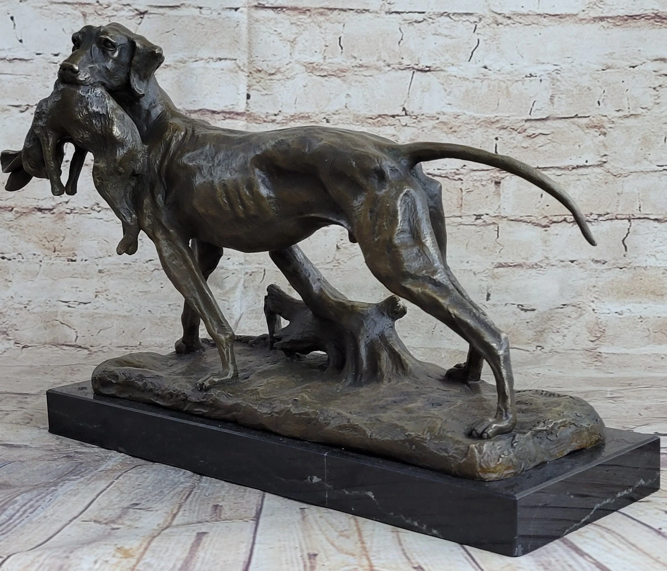 Hot Cast Bronze Sculpture of Hunting Dog Retriever with Rabbit in Mouth - Image 4