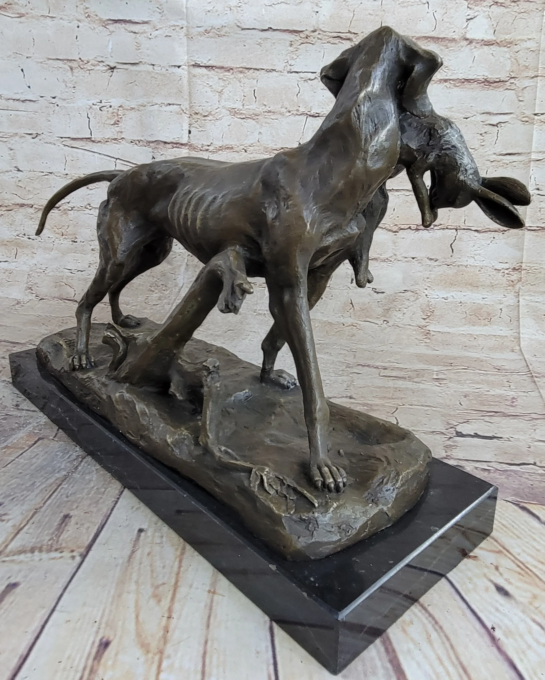 Hot Cast Bronze Sculpture of Hunting Dog Retriever with Rabbit in Mouth - Image 6