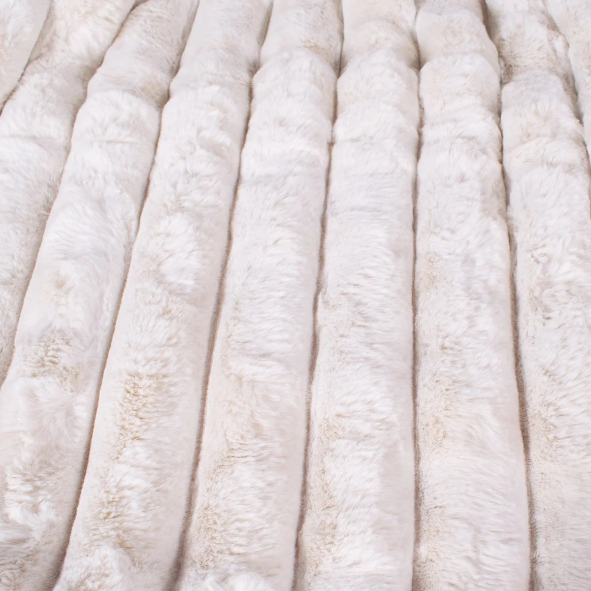 Lux Faux Fur Throw - Image 10