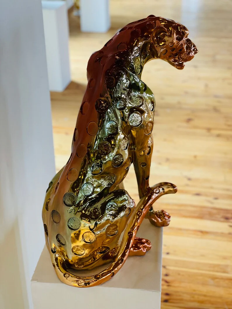 Luxurious Golden Cheetah Statue - Image 4