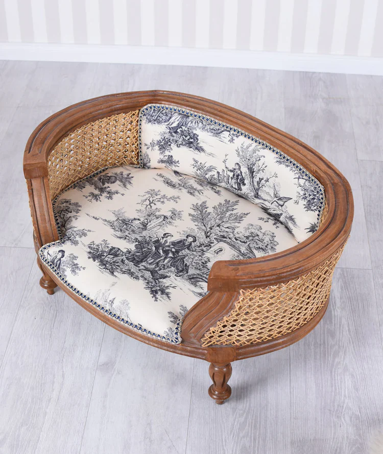 Luxury French-Style Pet Bed - Image 3