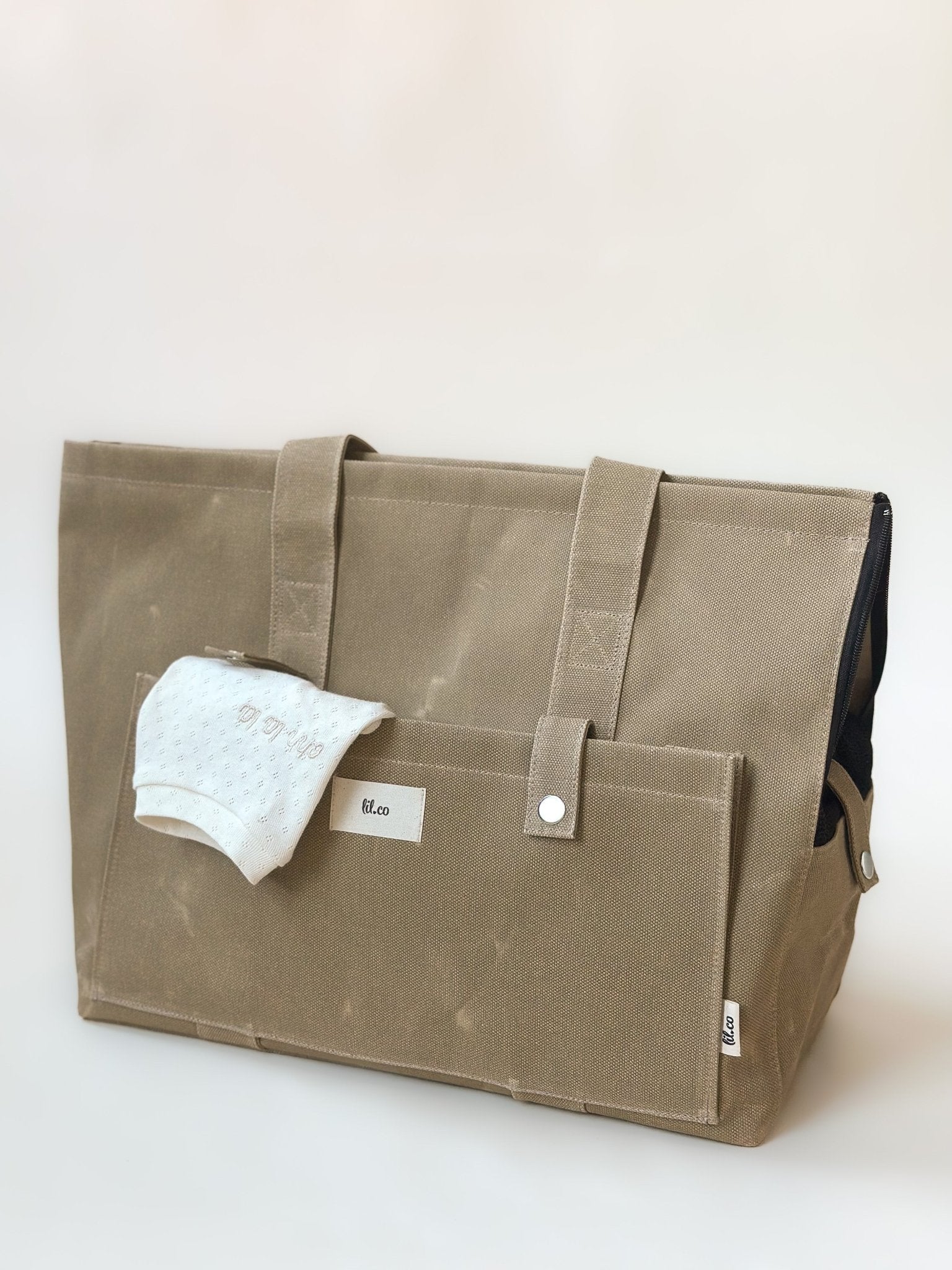 Marlowe Pet Carrier Bag - Image 12