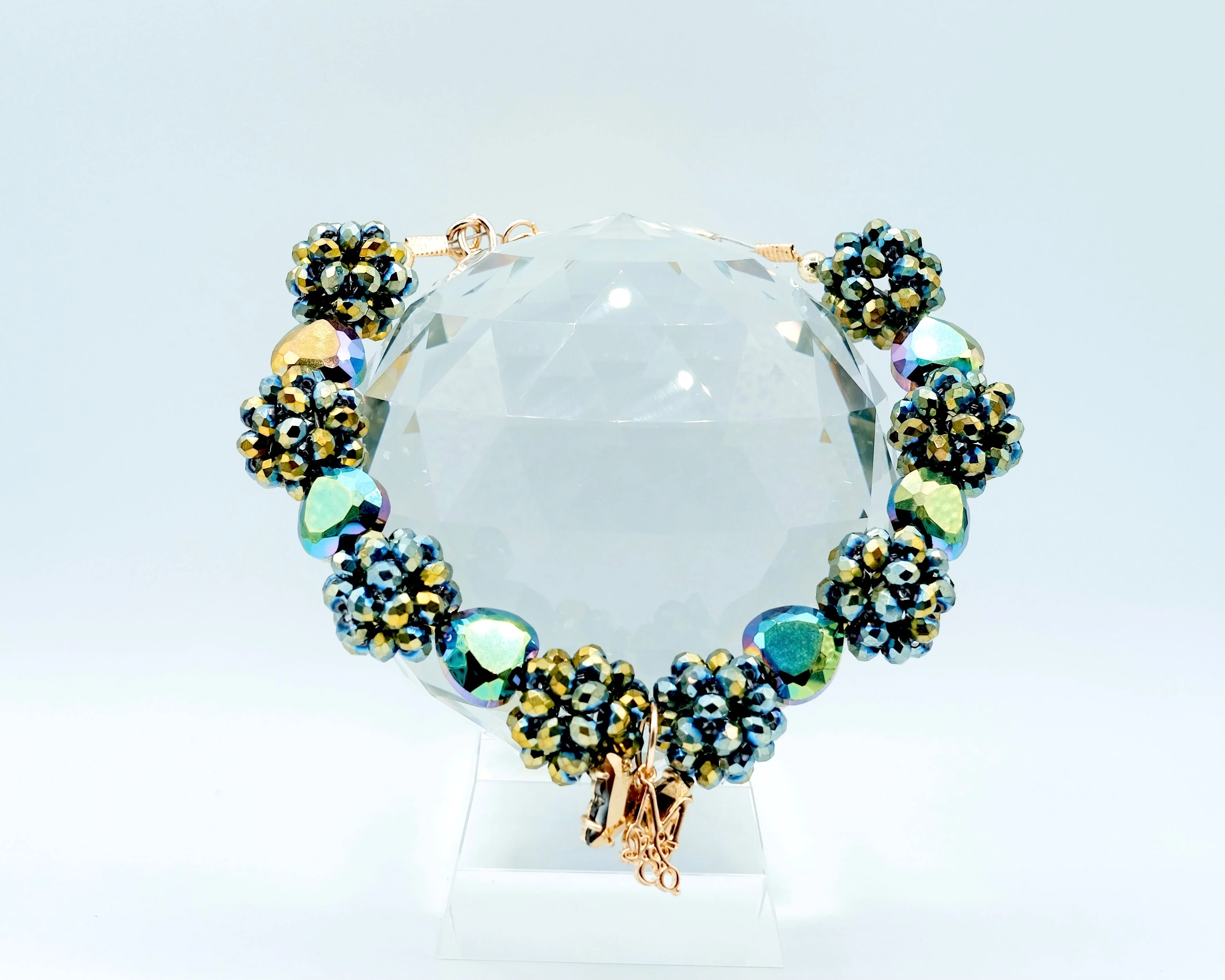 Necklace: The Leo Jolie