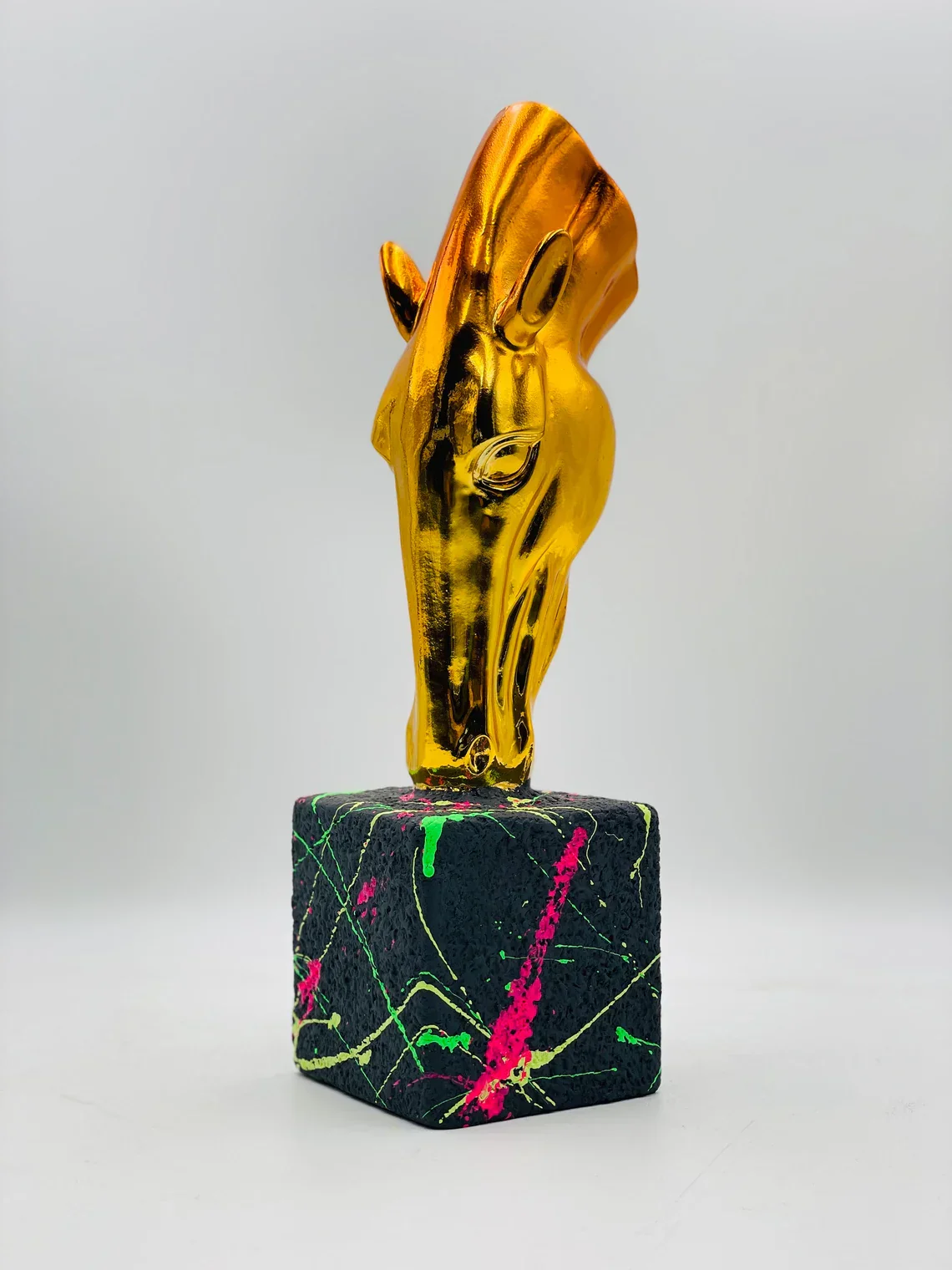 Noble Luxe Chrome-Plated Horse Statue - Image 3