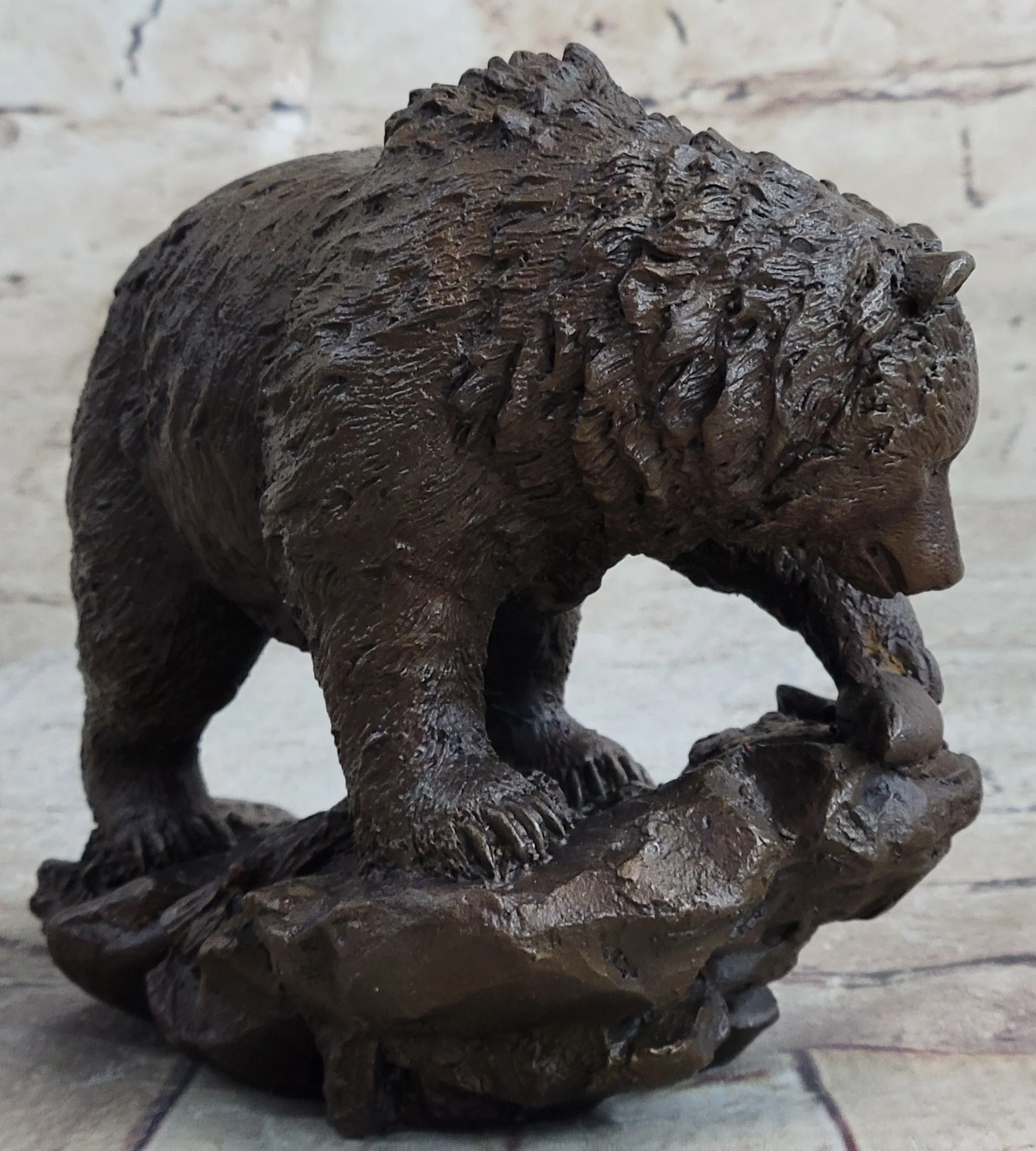 Original Burly Black Bear with His fish Dinner Bronze Sculpture Statue Figurine - Image 4