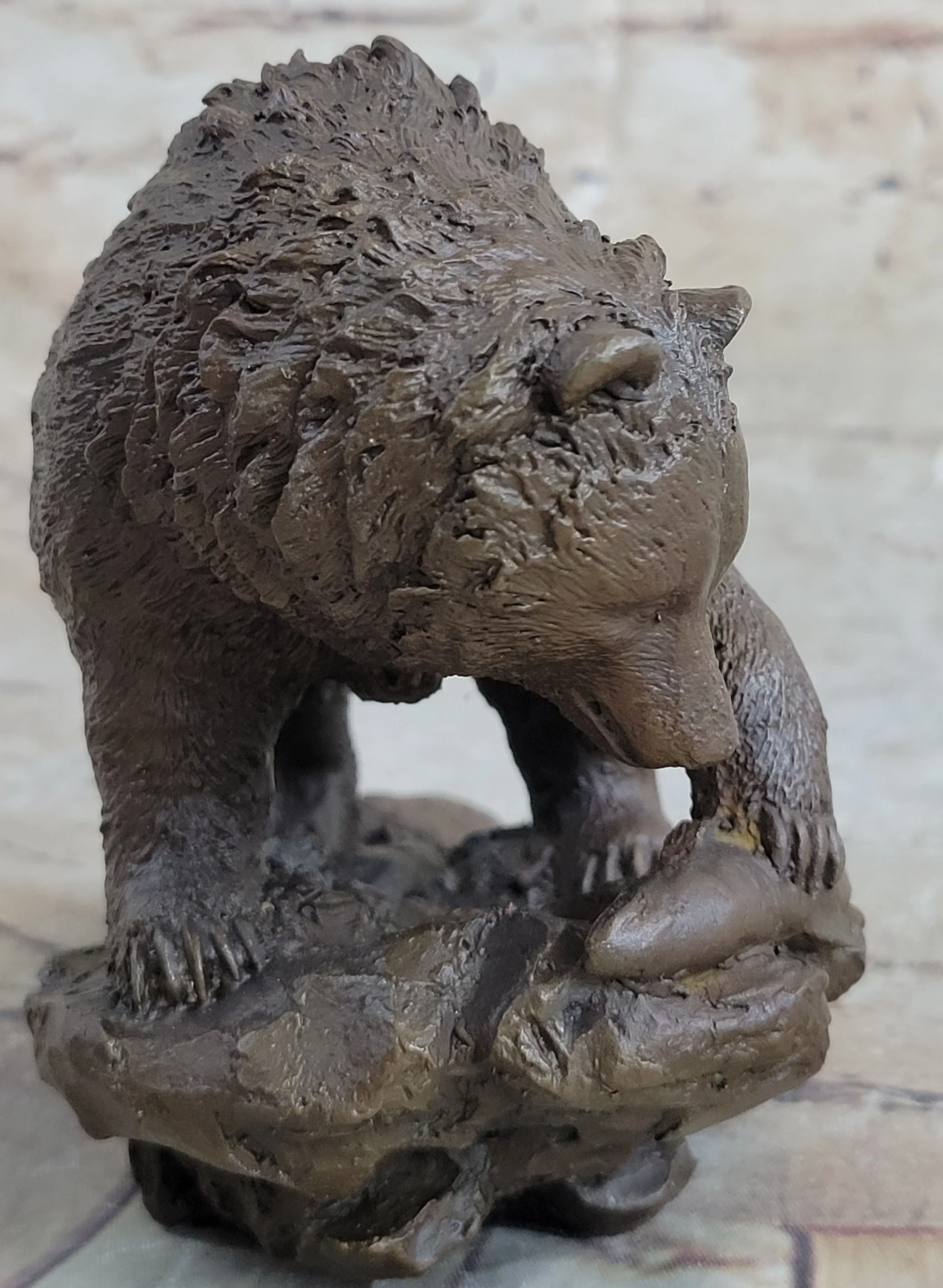 Original Burly Black Bear with His fish Dinner Bronze Sculpture Statue Figurine - Image 9