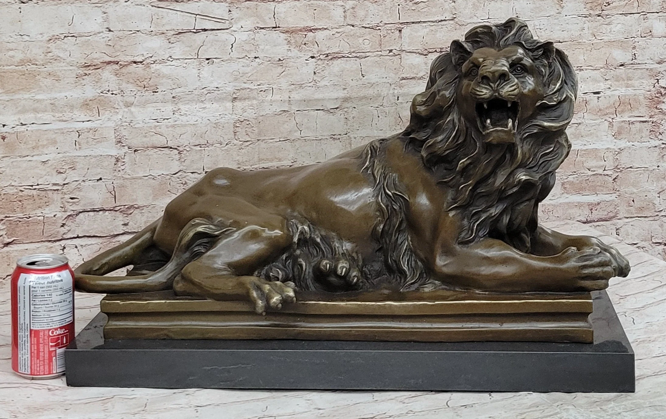 Roaring Guardian Lion Laying Down Bronze Statue Sculpture on Marble Base after Antoine Barye - Image 2