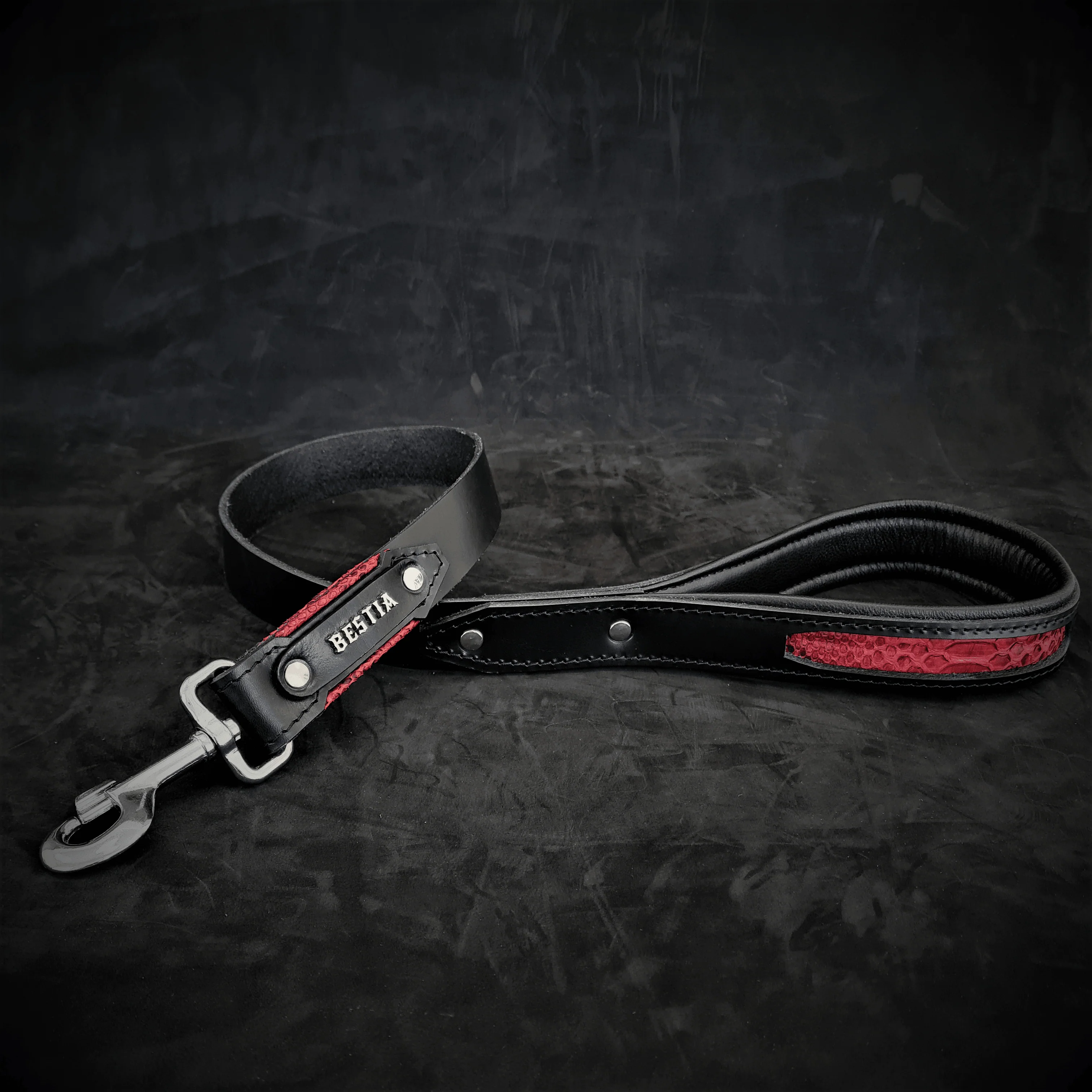 Bestia Dog Gear Genuine Leather Dog Collar - Red