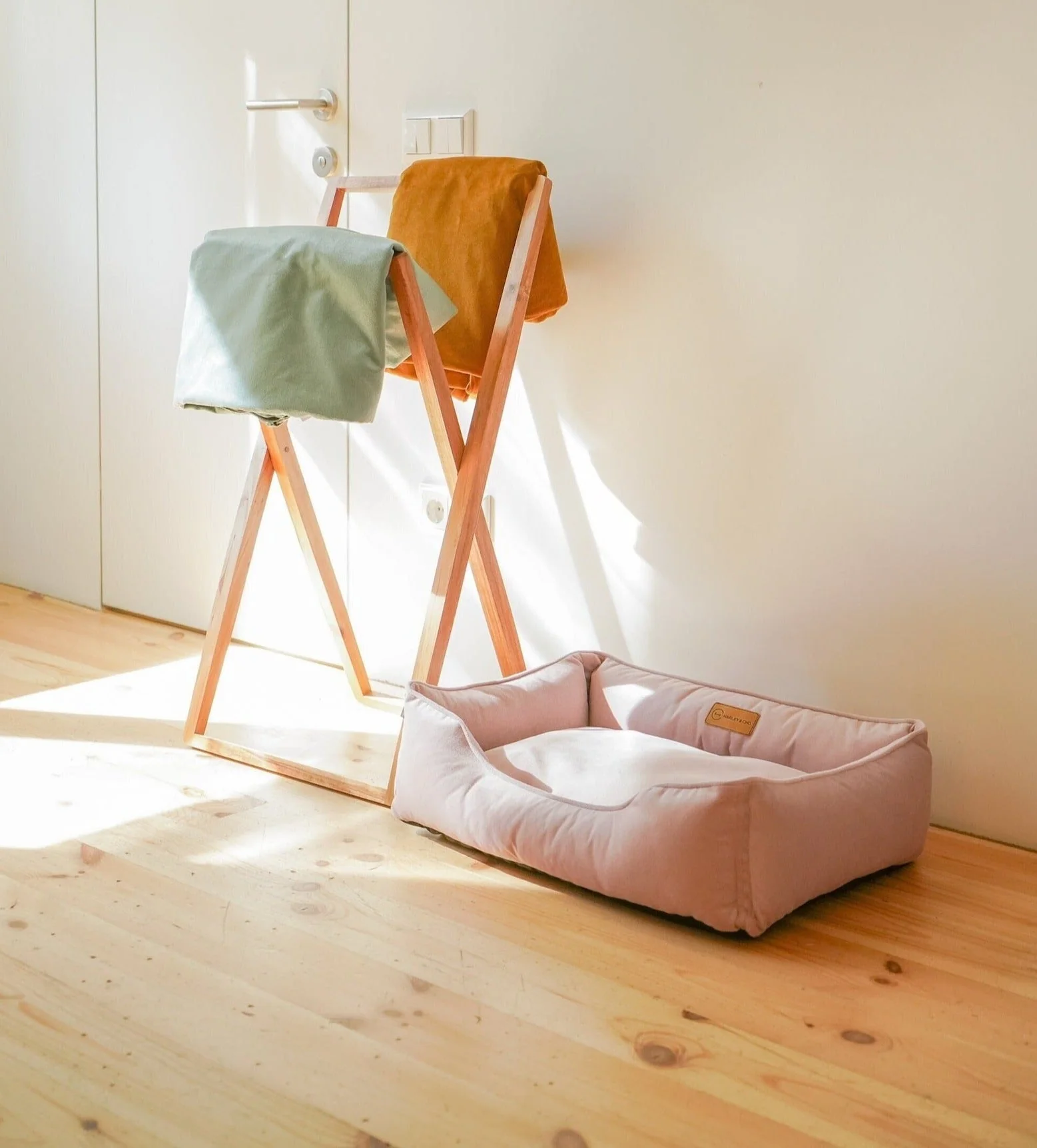Velvet Cat Bed Dreamer - Image 12