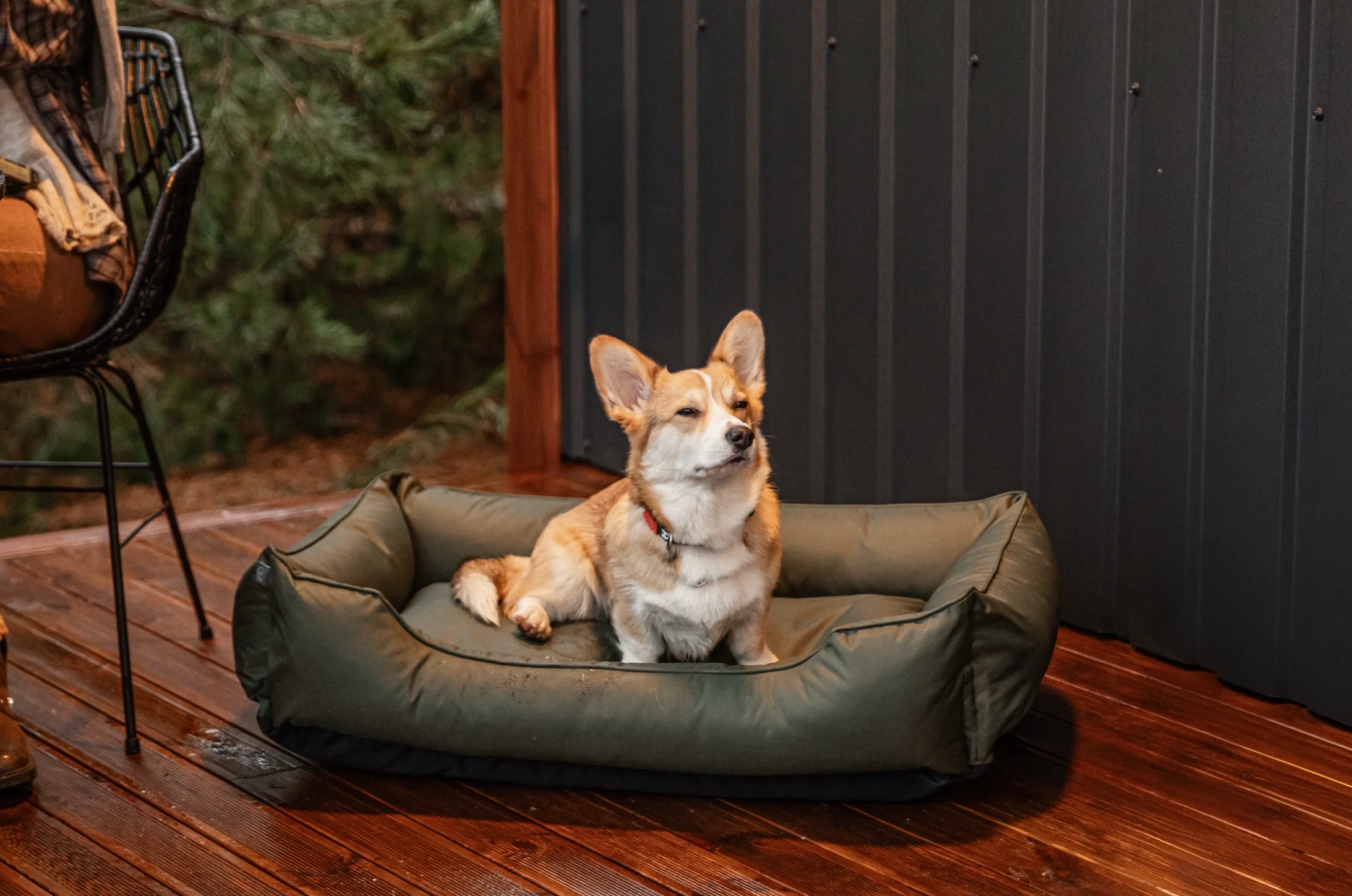 Waterproof Sleeper Dog Bed Green - Image 4